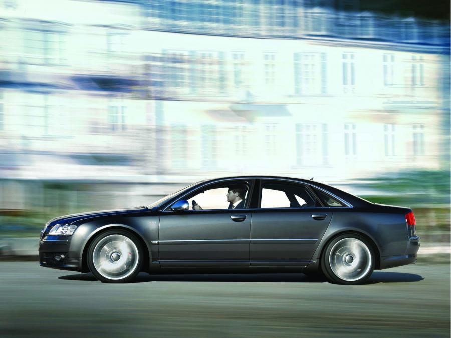  Audi S8 (D3) 2005 года  (WW) (фото 17 из 61)